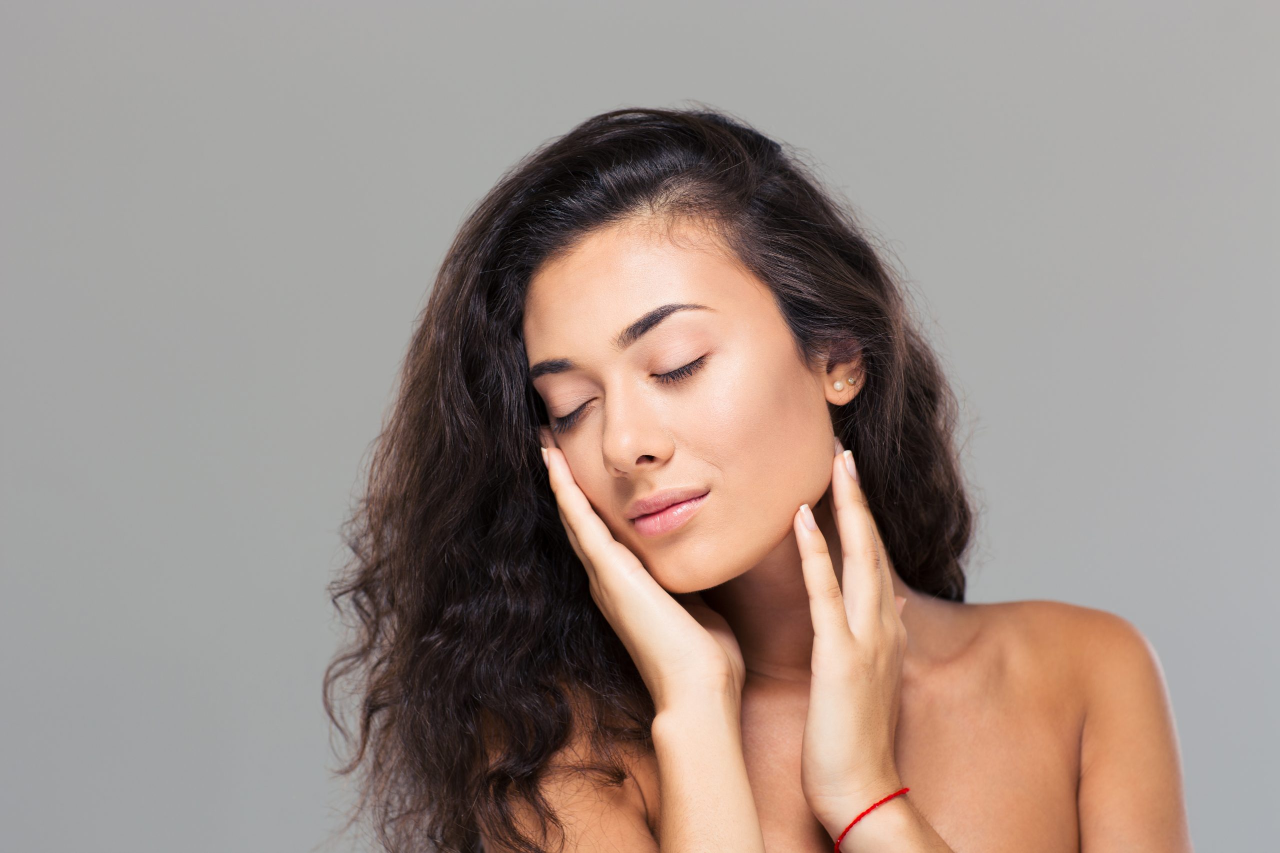 Sun-Kissed & City-Chic: Best Haircuts and Colors for Miami Women - balayage Miami | Beachy Waves | braids and buns